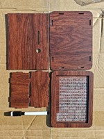 Tirelire en bois éducative personnalisable à assembler soi-même pour enfants, avec compartiments pour euros et dollars et marqueur.