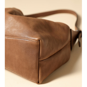 กระเป๋าโฮโบสุดคลาสสิกสำหรับผู้หญิง หนังวัวแท้ชั้นบนสุด ความจุขนาดใหญ่ สไตล์วินเทจย้อนยุค กระเป๋าสะพายไหล่แบบนุ่มสำหรับใช้ในชีวิตประจำ<span class=keywords><strong>วัน</strong></span> ทำงาน และเดินทาง - Product Image 5