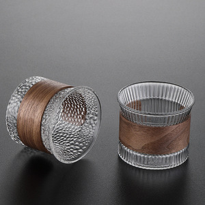 Alta Borosilicato Vidro Whisky Sipping Cup com Anti-Scald Manga De Madeira Ondulações Hot Tea <span class=keywords><strong>Glass</strong></span> Design Minimalista - Product Image 3