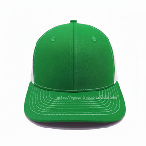 Sombrero de camionero verde liso, parte trasera de malla, forma 6606, logotipo personalizado, bordado, gorras deportivas de alta calidad, sombreros de fabricante de Vietnam - Product Image 1