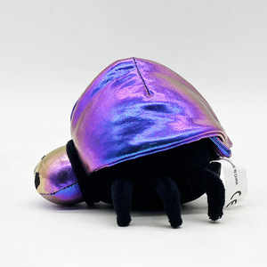 Poupée en peluche coccinelle la peluche Bug avec design de coccinelle assorti - Product Image 3