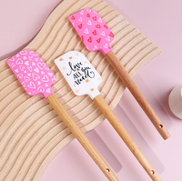 Spatule en silicone de qualité alimentaire à motif de la Saint-Valentin, grattoir à manche en bois, ustensiles de cuisine antiadhésifs, gadgets de cuisson et de mélange