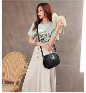 Petit sac bandoulière matelassé, élégant sac à main en cuir PU avec anse ronde, idéal pour un usage quotidien, les voyages et les activités de plein air - Product Image 3