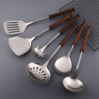 Ensemble d'ustensiles de cuisine Offre Spéciale Ustensiles de cuisine en acier inoxydable avec manche en bois Ustensiles de cuisine en acier inoxydable