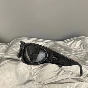 Gafas de sol deportivas unisex de diseño envolvente, estilo futurista, logotipo y empaque personalizables, directo de fábrica - Product Image 3