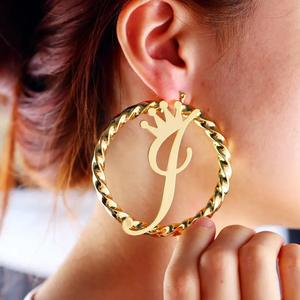 Dropshipping Boucles d'Oreilles Torsadées Chat avec Nom Personnalisé, Créoles Grand Cercle Mignonnes en Acier Inoxydable Plaqué Or 18K pour Femme et Fille - Product Image 2