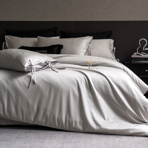 Set <span class=keywords><strong>di</strong></span> Lenzuola in Puro Cotone <span class=keywords><strong>di</strong></span> Lusso Minimalista Italiano, Quattro Pezzi: Lenzuola, Federe, Copripiumino - Product Image 2