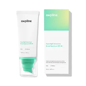 Ecran <span class=keywords><strong>solaire</strong></span> minéral super léger teinte verte SPF 30 pour les peaux sujettes aux imperfections - Product Image 1