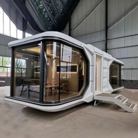 Capsule spatiale de glamping, maison mobile, pod modulaire préfabriqué avec équipements de vie complets pour village de vacances