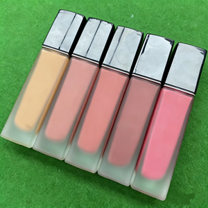 Producto de belleza de lujo: rubor líquido vegano puro, con ingredientes minerales y herbales, que logra un efecto de maquillaje perfecto. - Product Image 4