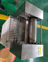 Machine à crêpes et gaufres multifonctionnelle motorisée automatique en acier inoxydable de qualité alimentaire pour la préparation de gâteaux mille-feuilles