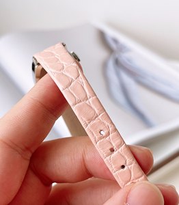 Montre à quartz de luxe rose crocodile 2025, boîtier en acier inoxydable résistant aux rayures, écologique, idéale pour la plage - Product Image 5