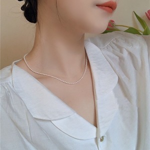 Collar de Mujer con Baño de Oro de 14K y Cuentas de Arroz Naturales, Estilo Simple, Retro, con Perla en la Clavícula, Cuentas Pequeñas - Product Image 3