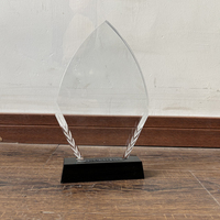 Trophée en cristal personnalisable avec logo, forme de goutte d'eau, avec base noire