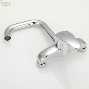 Grifos mezcladores de cocina modernos montados en la pared S21 Grifos de fregadero de latón con caño giratorio de 360 grados Pulverizador frío y caliente - Product Image 4