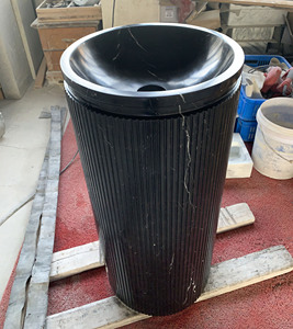 Élégant lavabo sur pied en marbre noir Nero, lavabo en pierre naturelle, lavabo sur pied en marbre Nero Marquina cannelé pour <span class=keywords><strong>salle</strong></span> <span class=keywords><strong>de</strong></span> <span class=keywords><strong>bain</strong></span> - Product Image 1