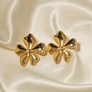 New Arrival 2023 Vintage Big Flower Earrings Stainless Steel Plated 18k Gold Earring Five Leaf Clover Stud Earring for Women