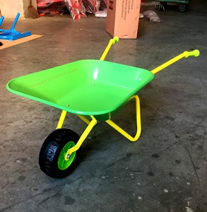 Mini carretilla de jardín de 9 litros para niños 3 + <span class=keywords><strong>s</strong></span>ólido 4,00-8 rueda de acero y bandeja de Metal de plástico carretilla de juguete - Product Image 6