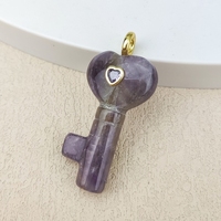 Pendentif Clé Sculptée en Pierre Précieuse, Forme Cœur, Zircon Coloré, Aventurine Verte Naturelle – Charme Clé pour Amie, Cadeau Adorable – Offre Spéciale