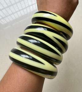 Kaimei 2026 joyería de moda mujeres grandes pulsera de resina acrílica gruesa mujeres Irregular blanco negro leopardo pulsera brazaletes joyería - Product Image 5