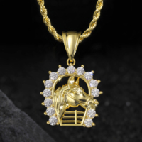 Collier Hip Hop de Haute Qualité pour Hommes, Plaqué Or, avec Pendentif Tête de Cheval Fer à Cheval et Zircon Cubique Transparent, Motif Animal Porte-Bonheur, pour Usage Quotidien