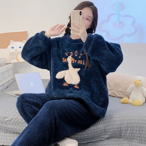 Nuovo Design <span class=keywords><strong>pigiama</strong></span> a manica lunga in <span class=keywords><strong>velluto</strong></span> corallo tessuto da notte da <span class=keywords><strong>donna</strong></span> di spessore per l'inverno - Product Image 2