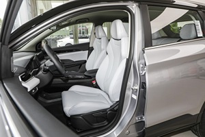 Geely Coolray Binyue <span class=keywords><strong>SUV</strong></span> Automatique <span class=keywords><strong>2022</strong></span>-2025 1.5L 126Ch L4, Intérieur Foncé 5 Portes et 5 Places avec Transmission Intégrale (AWD) et Régulateur de Vitesse Adaptatif (ACC) - Product Image 6