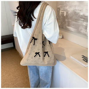 กระเป๋าถือถักกลวงสีเบจสไตล์สดใสและน่ารัก - Product Image 2