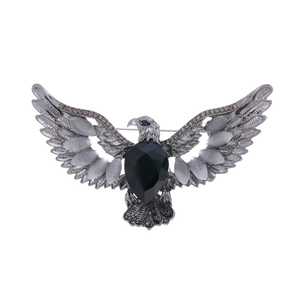 Novo Retro Esmalte Águia Broche De Metal Pássaro Emblema Pin das Mulheres Neutro Água Diamante Animal Emblema Presente dos homens Poderoso Peito Flor - Product Image 5