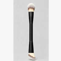 Pinceau de maquillage double embout pour le fond de teint et le contouring, avec poils synthétiques doux, format voyage portable
