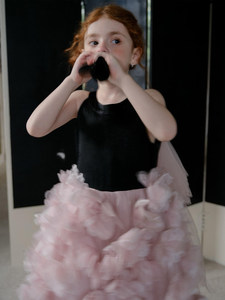 Abito da Principessa per Bambine con Gonna a Balze, Stampa Floreale all'Uncinetto e Collo all'Americana per Compleanno, Collezione Primavera - Product Image 4