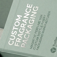 Boîte à parfum rigide de luxe sur mesure, style livre vert magnétique, avec insert ajusté pour présentation, pour emballage de parfum personnalisé