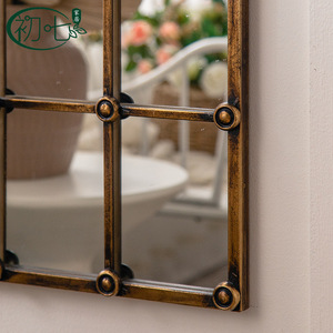 Espejo de cuerpo entero con marco retro dorado para colgar en la pared, ideal para tiendas de ropa, casas de huéspedes y hoteles. - Product Image 4