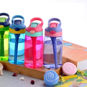 Toptan trendy taşınabilir kullanımlık hafif yürüyüş temizle plastik su şişeleri