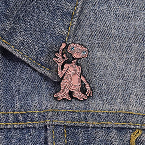 Pin de Solapa Metálico Esmaltado con Diseño Retro del Personaje Alien <span class=keywords><strong>ET</strong></span> de la Película Clásica de Ciencia Ficción, para Decoración de Ropa y Mochilas - Product Image 3