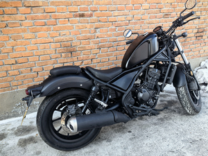 Tanque de combustible de gasolina para motocicleta <span class=keywords><strong>Honda</strong></span> <span class=keywords><strong>Rebel</strong></span> CM300 <span class=keywords><strong>500</strong></span> 2017-2023 <span class=keywords><strong>2022</strong></span> negro - Product Image 5