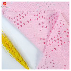 Textiles de conception personnalisée populaire chinoise polyester spandex broderie trou tricoté tissu Jacquard <span class=keywords><strong>pour</strong></span> vêtement - Product Image 6