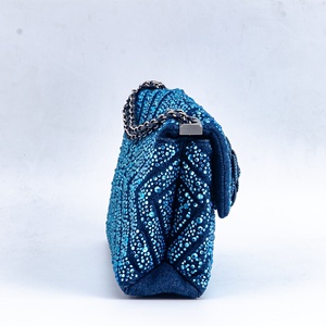 Sac à main de luxe bleu royal à paillettes, pochette en velours ornée de cristaux avec motif floral 3D, sac de soirée glamour pour femmes - Product Image 2