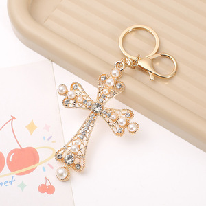 Nouveau pendentif porte-clés de voiture en forme de croix de diamant complet personnalisé - Product Image 4