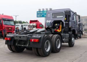 Camion <span class=keywords><strong>de</strong></span> remorquage économique SINOTRUK HOWO-7 6X4 371HP 20-25T pour le <span class=keywords><strong>transport</strong></span> <span class=keywords><strong>de</strong></span> marchandises lourdes - Product Image 3