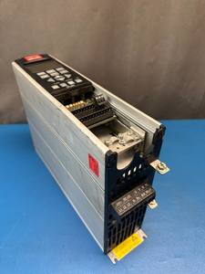 محرك تردد متغير السرعة VLT 5004 أصلي جديد بالجملة، 380-500 فولت، 50/60 هرتز، 3 حصان، 175Z0052، منتجات الأتمتة الصناعية - Product Image 2