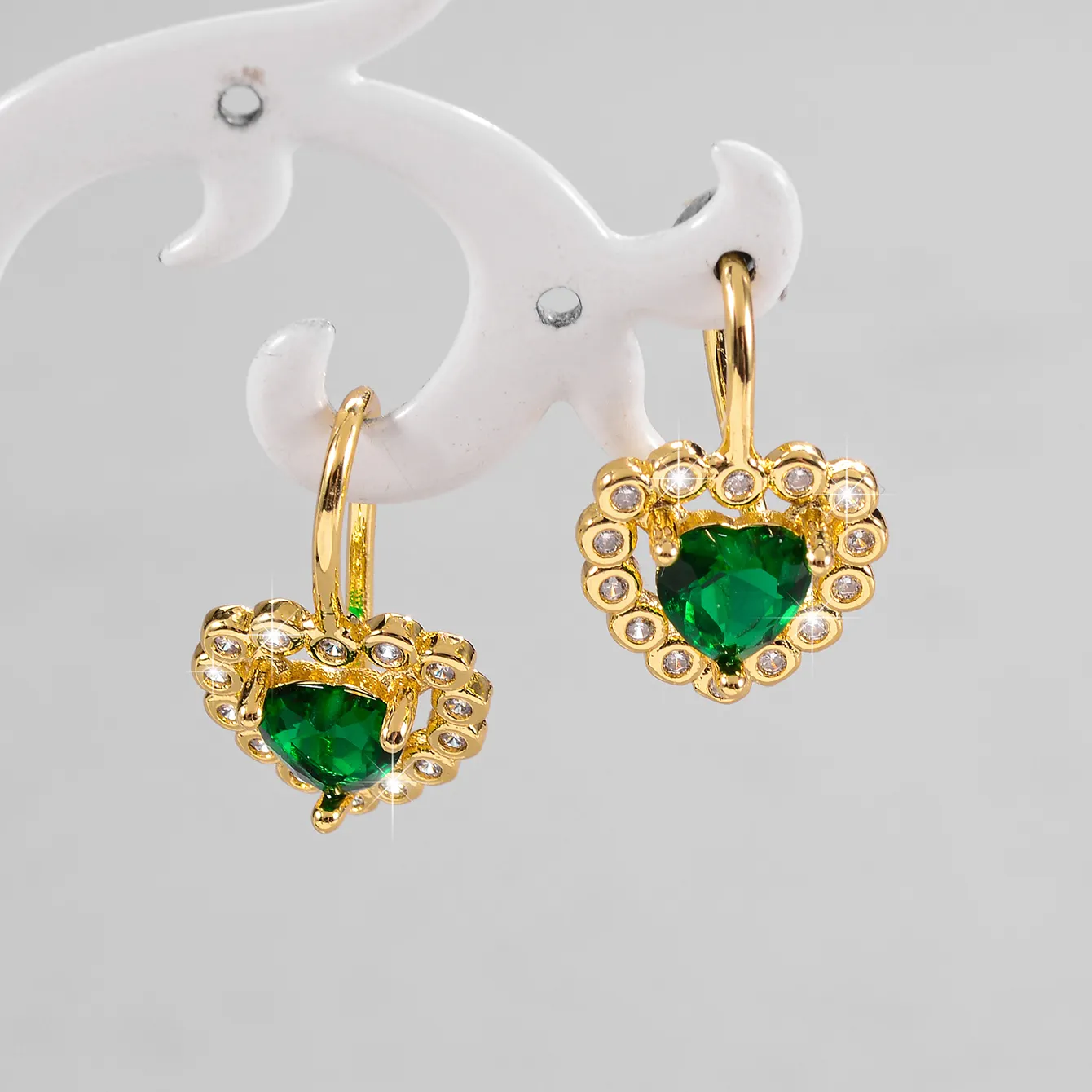 2022 Women Fashion Jewellery Set Copper Alloy Japanese And Korean Retro Palace Style Green Zircon Heart Pendant Earrings