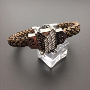 Pulsera de Cuero Trenzado con Diseño de <span class=keywords><strong>Ataque</strong></span> <span class=keywords><strong>a</strong></span> <span class=keywords><strong>los</strong></span> <span class=keywords><strong>Titanes</strong></span>, <span class=keywords><strong>Serie</strong></span> de <span class=keywords><strong>Anime</strong></span>, para Hombre - Product Image 2