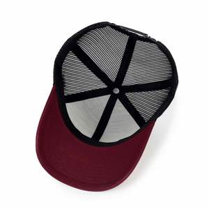 Casquette de camionneur à 6 panneaux avec logo brodé personnalisé en usine, casquette de camionneur en maille à visière incurvée avec logo personnalisé - Product Image 5