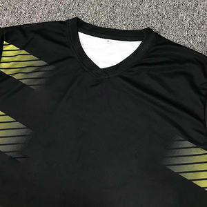 เสื้อฟุตบอลผ้าคอตตอนคอวีเสื้อฟุตบอลพิมพ์ซับลิเมชันคลาสสิกออกแบบได้ตามที่ต้องการ - Product Image 4