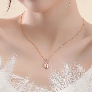 Collier de dauphin romantique pour femme S925 chaîne de clavicule à breloque en couches en argent sterling avec accents de zircon