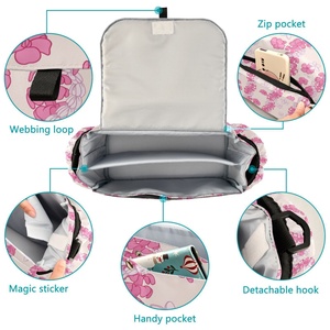 Bolsa Organizadora Multifuncional para Pañales y Cochecito, Diseño Hawaiano con Flores de Puakenikeni Rosas - Product Image 2