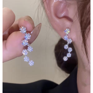 Boucles d'oreilles en or blanc avec diamants ronds taille brillant, couleur D, certifiées GIA, bijoux de luxe pour mariage, pour femme - Product Image 4