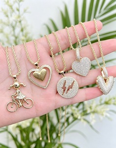 Collier Pendentif au Design Exquis, Plaqué Or, avec Breloque Cœur et Vélo, Chaîne de Bijoux pour Cadeau ou Fête - Product Image 6