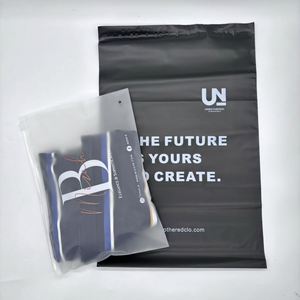 Sobres de Envío de Poliéster Ecológicos, Biodegradables, Negros Mate, con Logotipo Personalizado, para Bolsas, Ropa y Calcetines - Product Image 4
